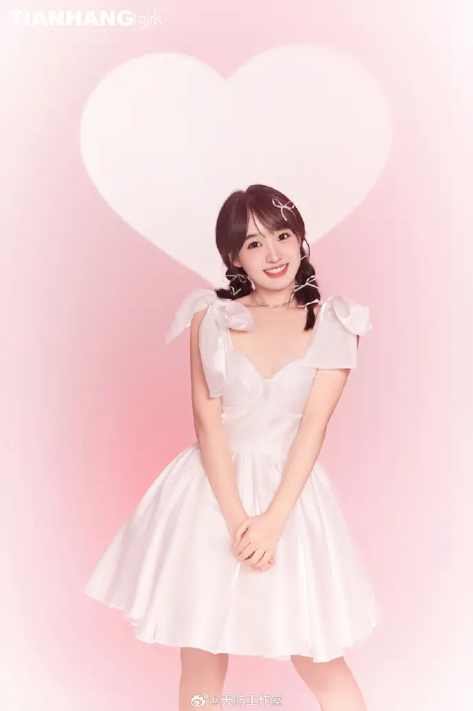 易企秀案例对比图